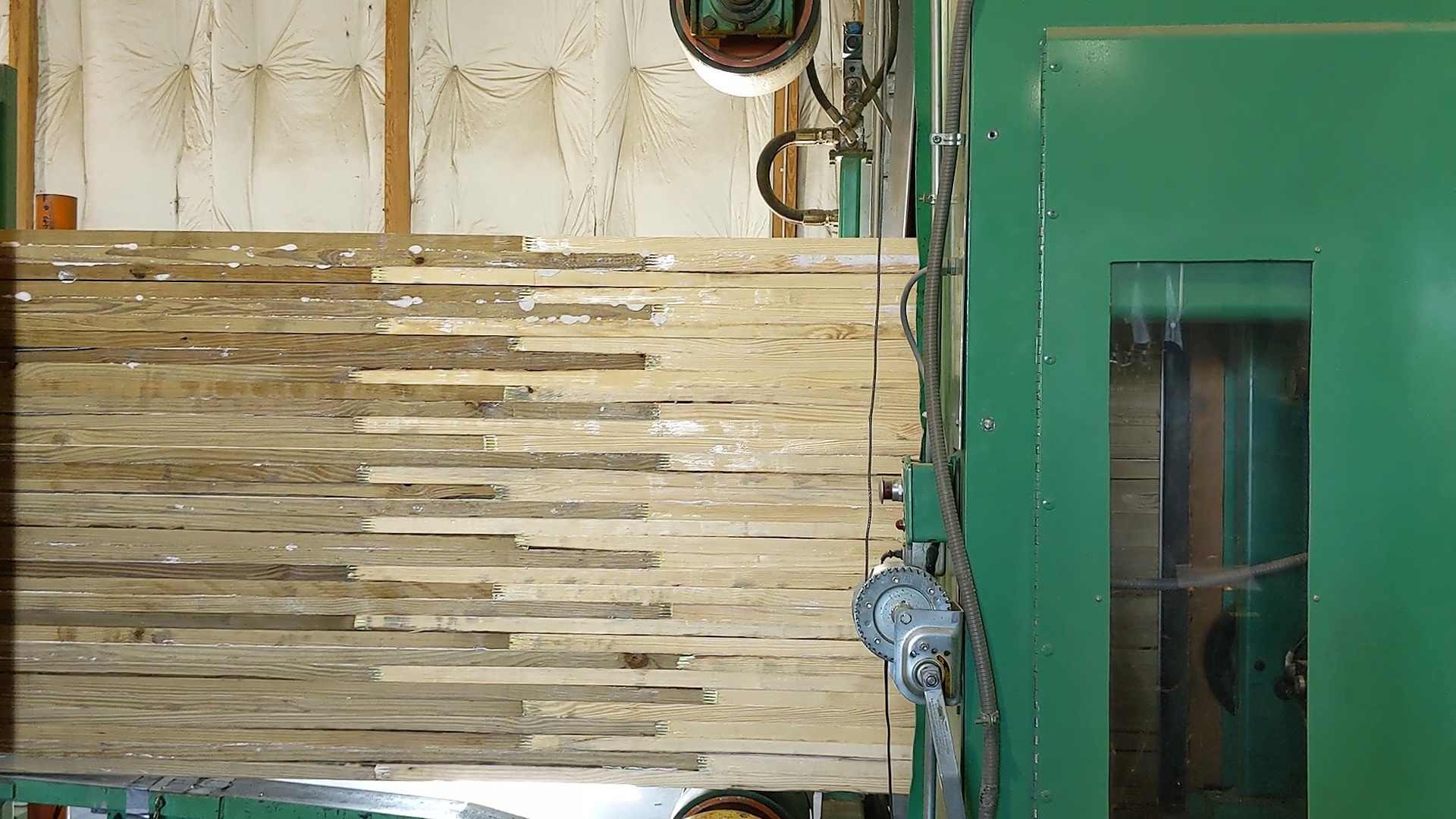 Lignes de poutres lamellées-collées « GluLam » USNR 5